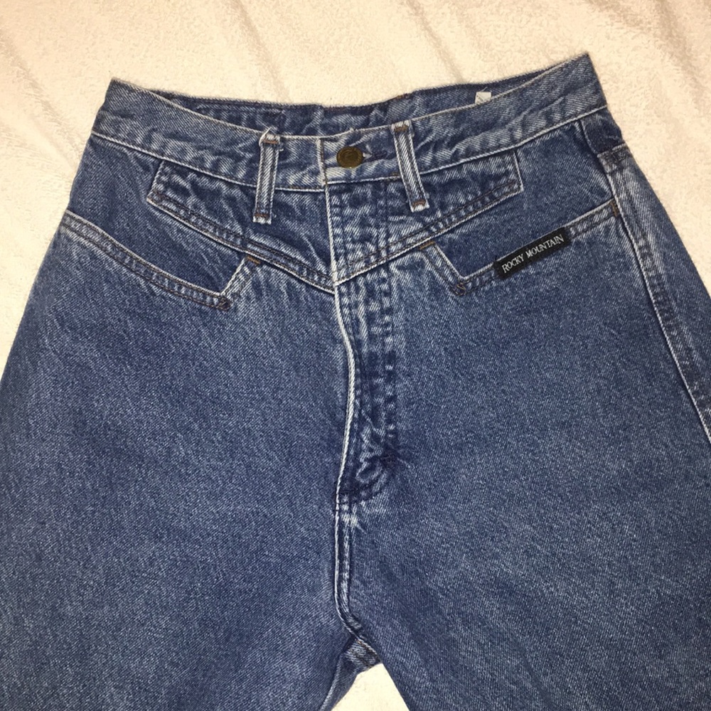 VINTAGE HIGHWAISTED JEANS